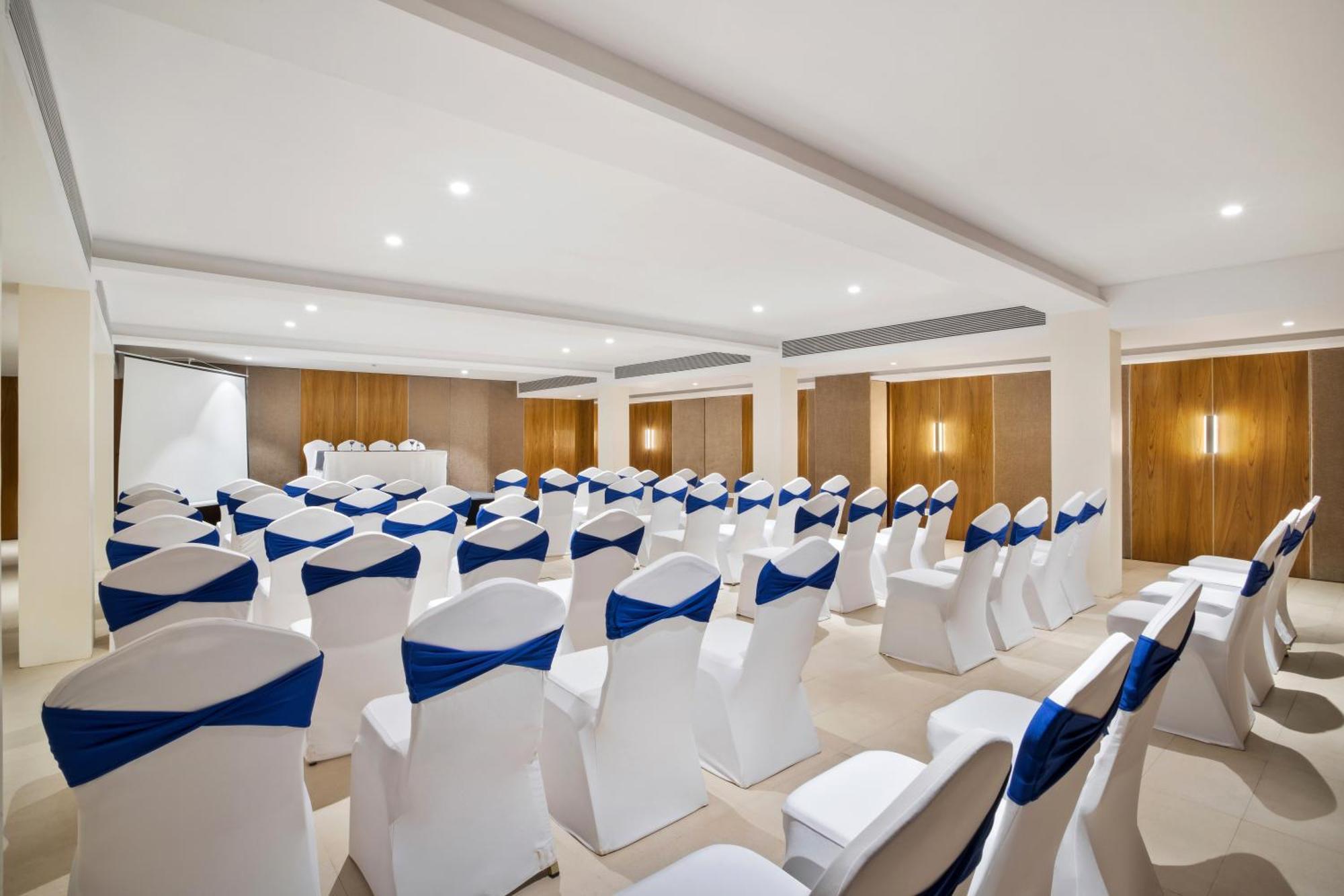 De Mandarin Hotel Goa 칸돌림 외부 사진